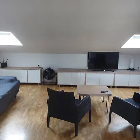 Mateo Apartment